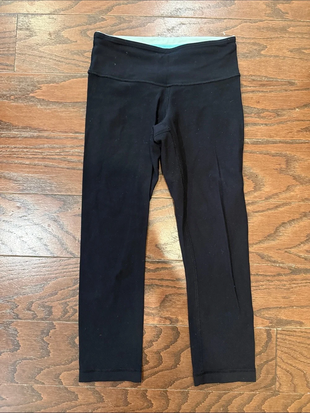 Lululemon cropped leggings, size 2